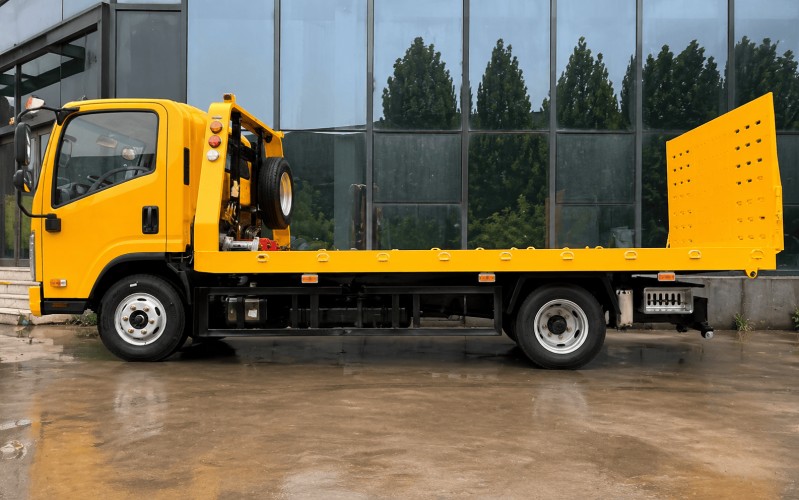 J6F 130HP yellow flatbed tow truck with 3600mm wheelbase for vehicle recovery