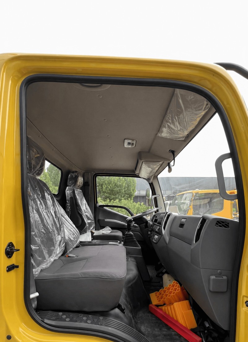 Foton Aoling 2060mm Wide Cab Interior with Suspension Seat, Power Windows and Multi-Function Steering Wheel