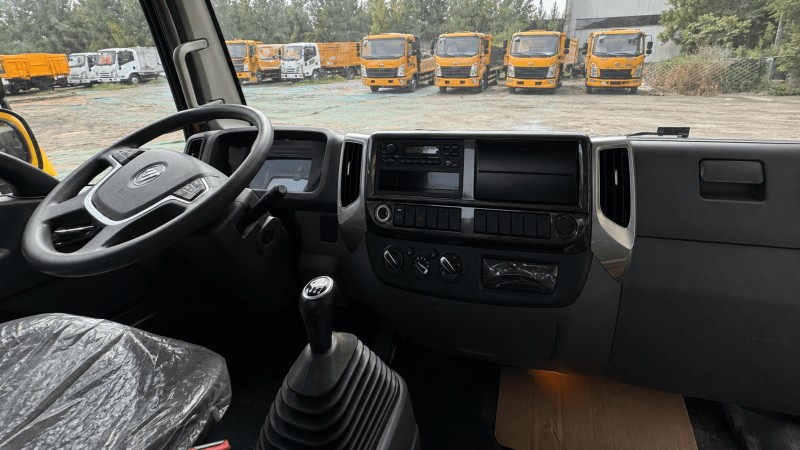 Aoling dual-fuel CNG recovery vehicle with reinforced chassis for commercial towing use