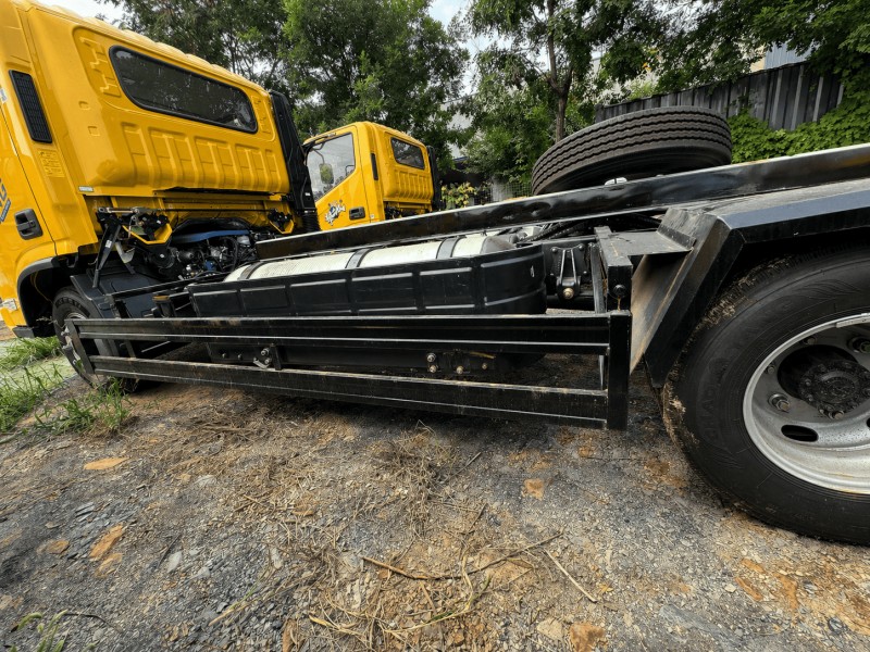 Aoling dual-fuel CNG recovery vehicle with reinforced chassis for commercial towing use