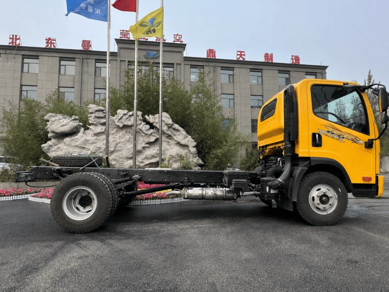FAW Jiefang J6F heavy-duty cab truck with reinforced chassis for logistics and commercial transport
