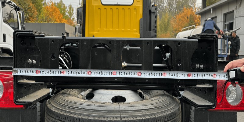 Fokang Wide Body Tow Truck with Reinforced Frame, 6T Rear Axle, and Spacious Driver Cabin