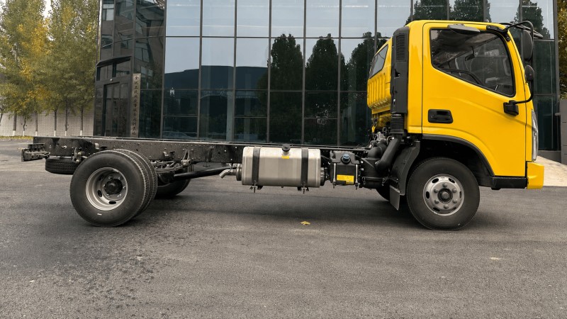 Fokang Wide Body Tow Truck with Reinforced Frame, 6T Rear Axle, and Spacious Driver Cabin